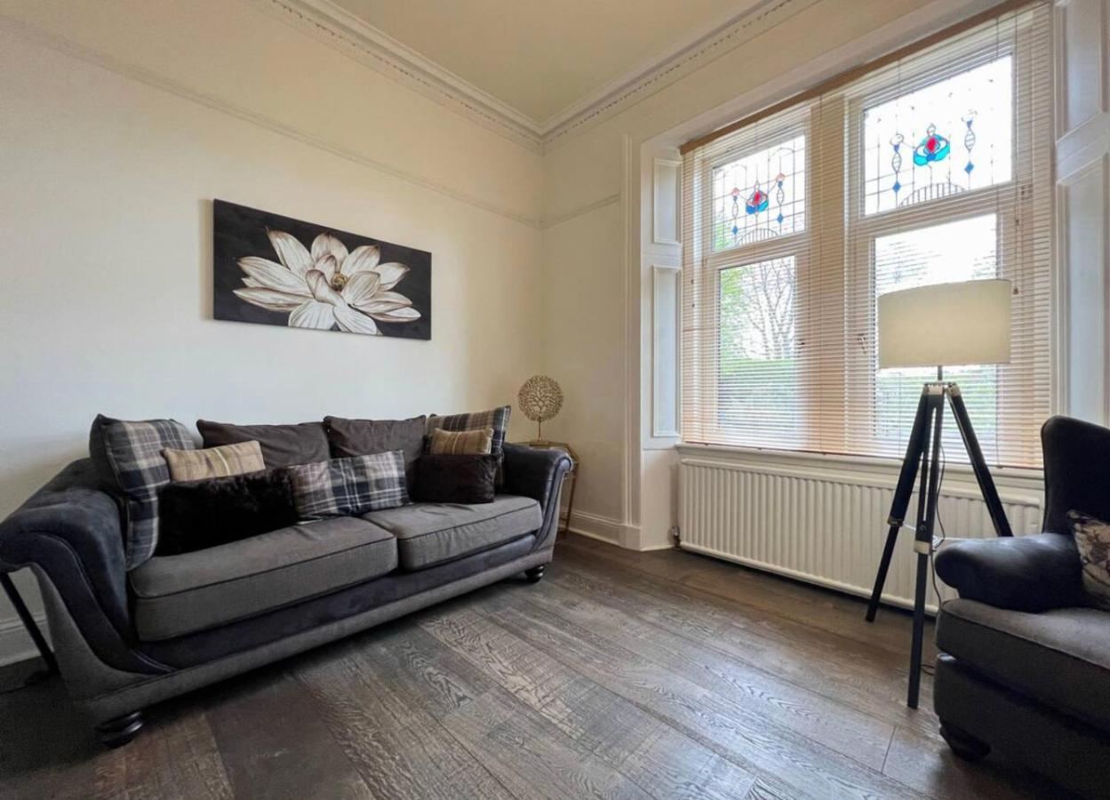 Carlibar Villa Barrhead Bagian luar foto