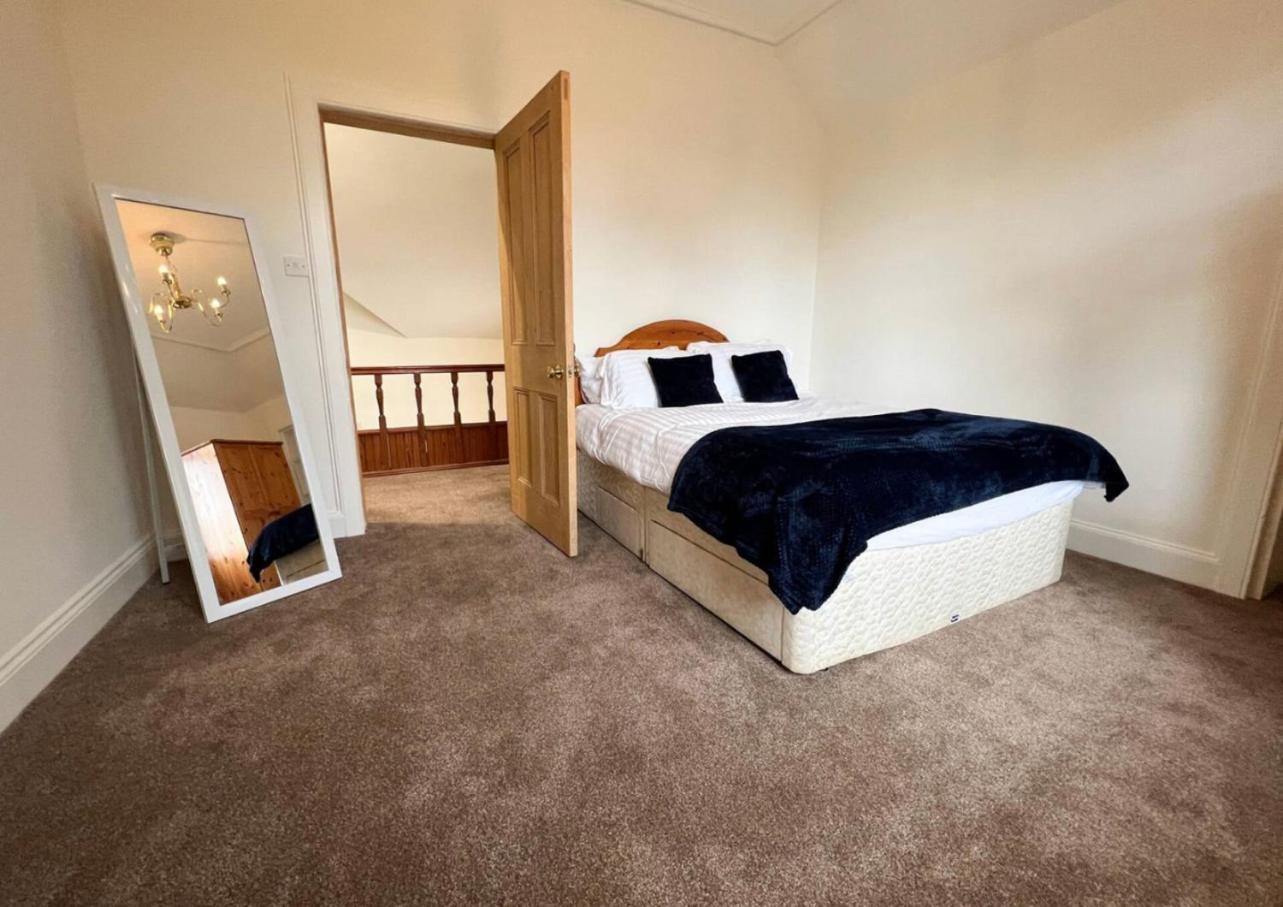 Carlibar Villa Barrhead Bagian luar foto